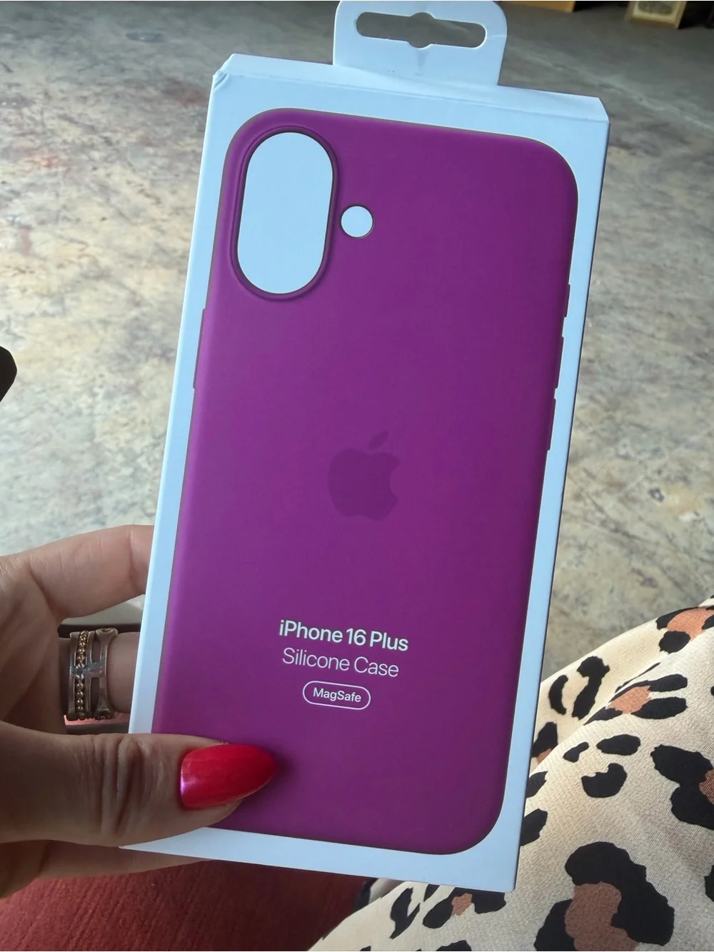 Apple Two-Tone Silicone iPhone Case 16 plus — Black new
